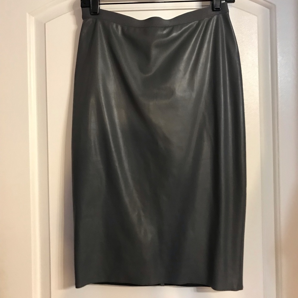 BCBG FAUX LEATHER SKIR - Picture 3 of 3